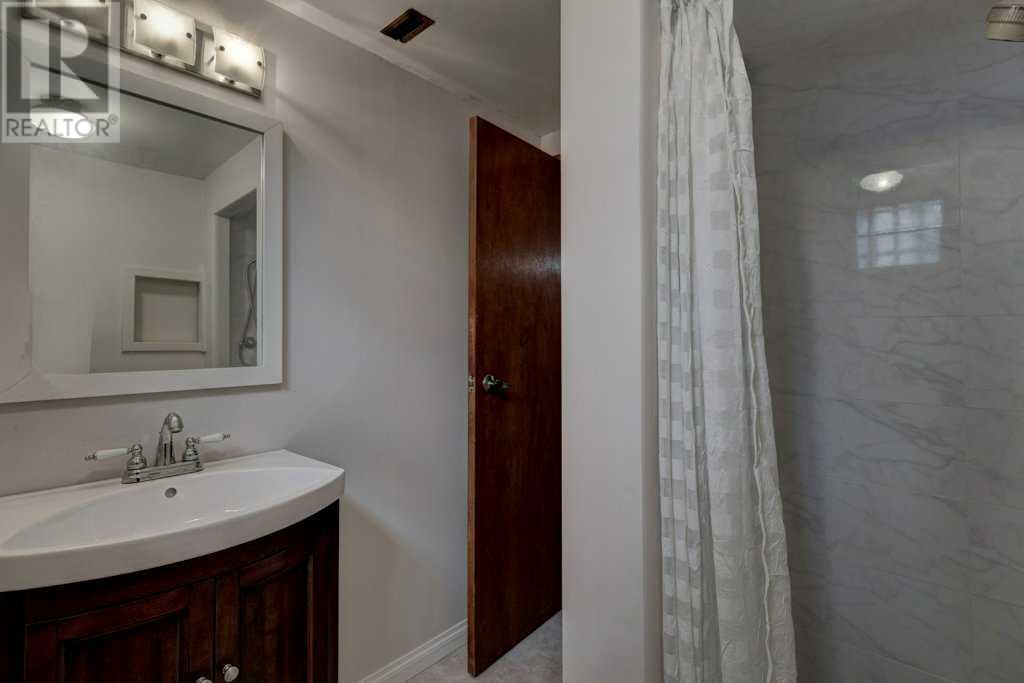 Single Family House Bungalow for Sale in  Gladys Ridge Road SW Glendale Calgary 