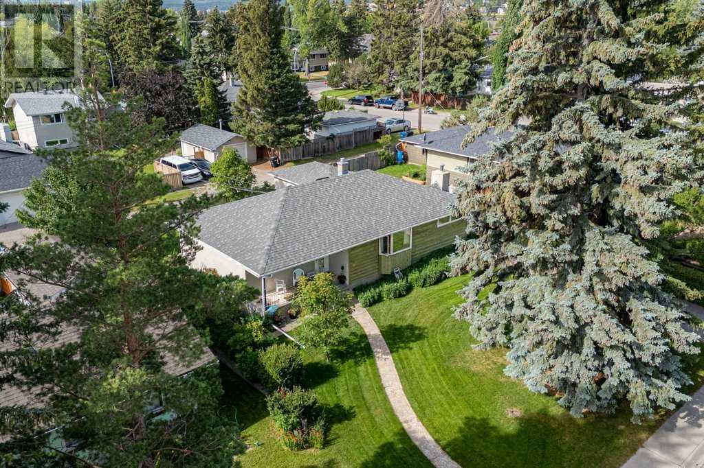 Single Family House Bungalow for Sale in  Gladys Ridge Road SW Glendale Calgary 