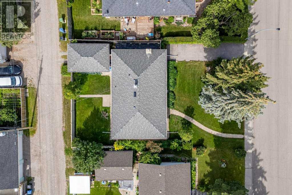 Single Family House Bungalow for Sale in  Gladys Ridge Road SW Glendale Calgary 