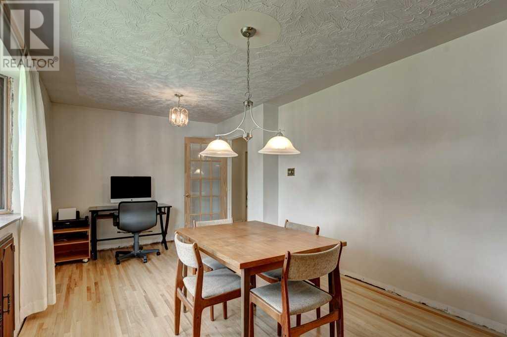 Single Family House Bungalow for Sale in  Gladys Ridge Road SW Glendale Calgary 