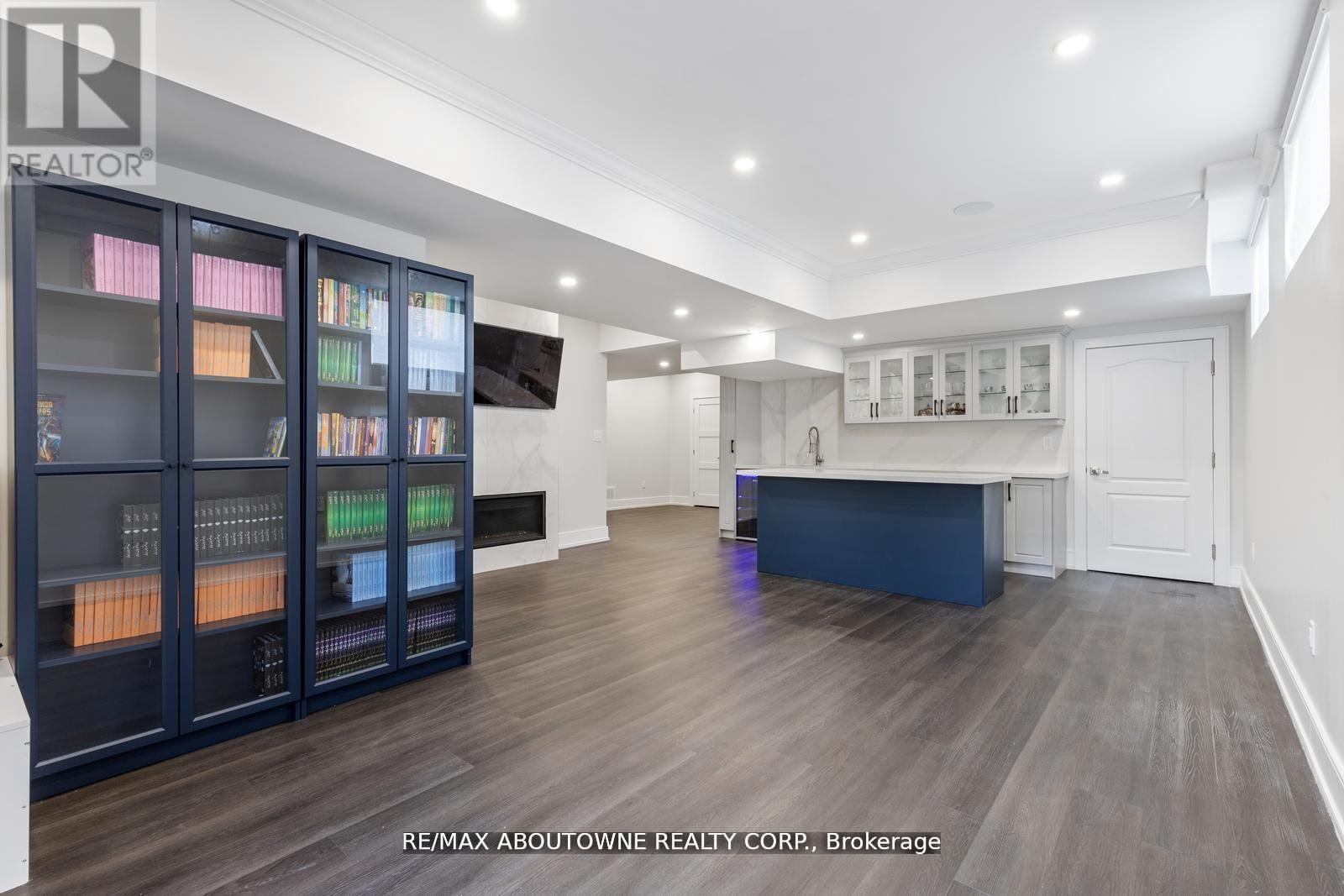 Photo 29 of 265 Woodale Avenue, Oakville ON