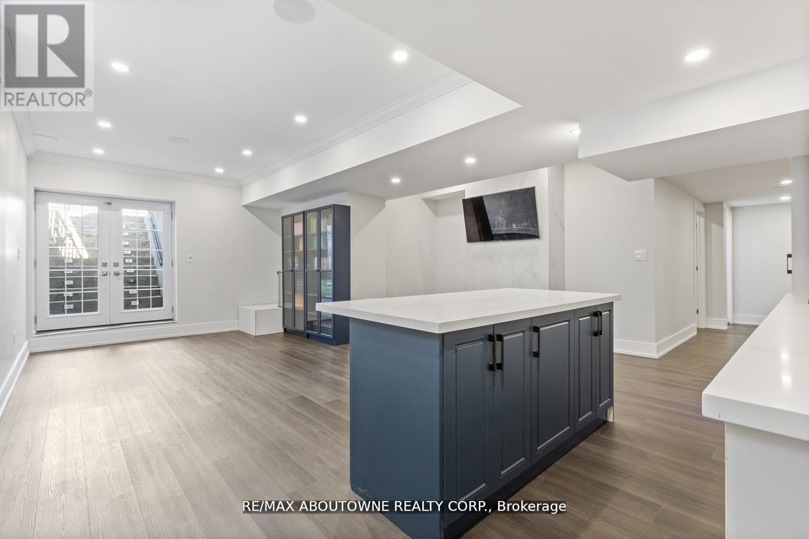 Photo 30 of 265 Woodale Avenue, Oakville ON