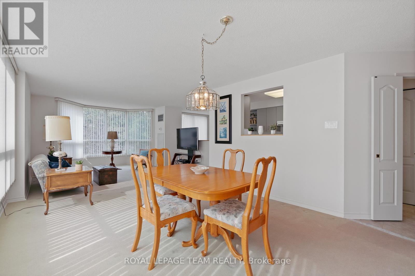 Photo 11 of 208 100 Millside Drive, Milton ON