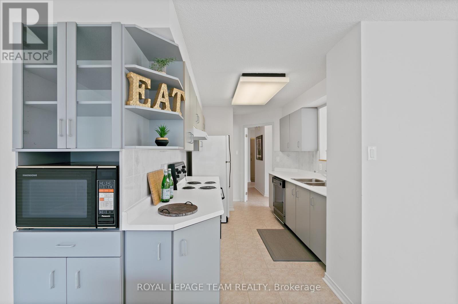 Photo 15 of 208 100 Millside Drive, Milton ON