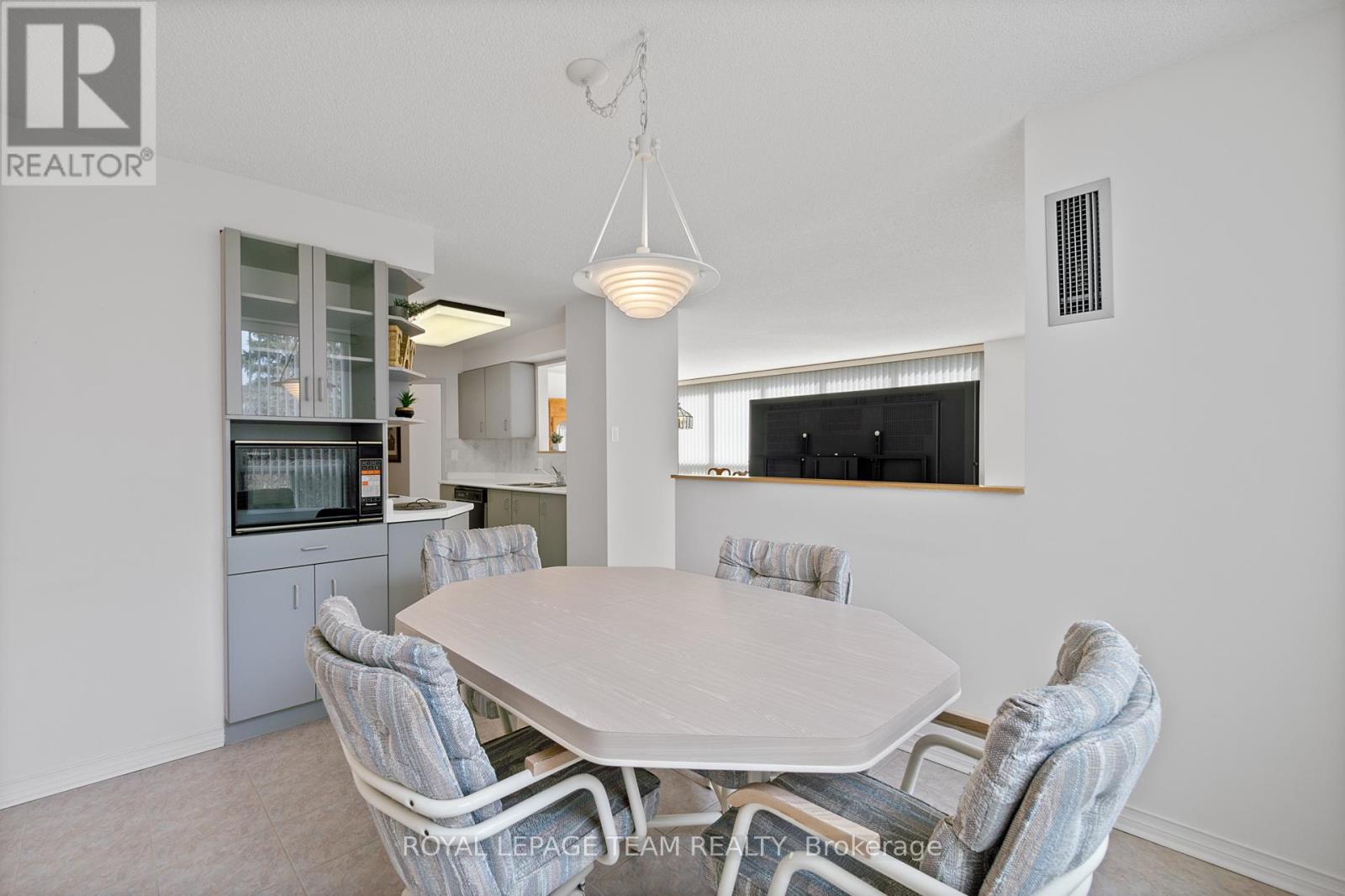 Photo 19 of 208 100 Millside Drive, Milton ON