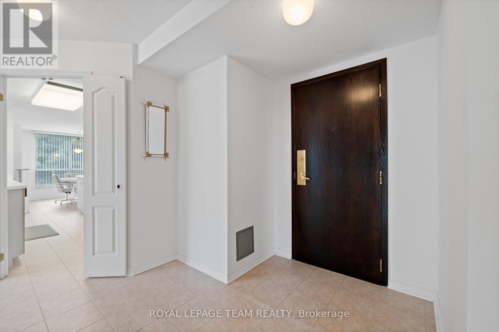 Photo 4 of 208 100 Millside Drive, Milton ON