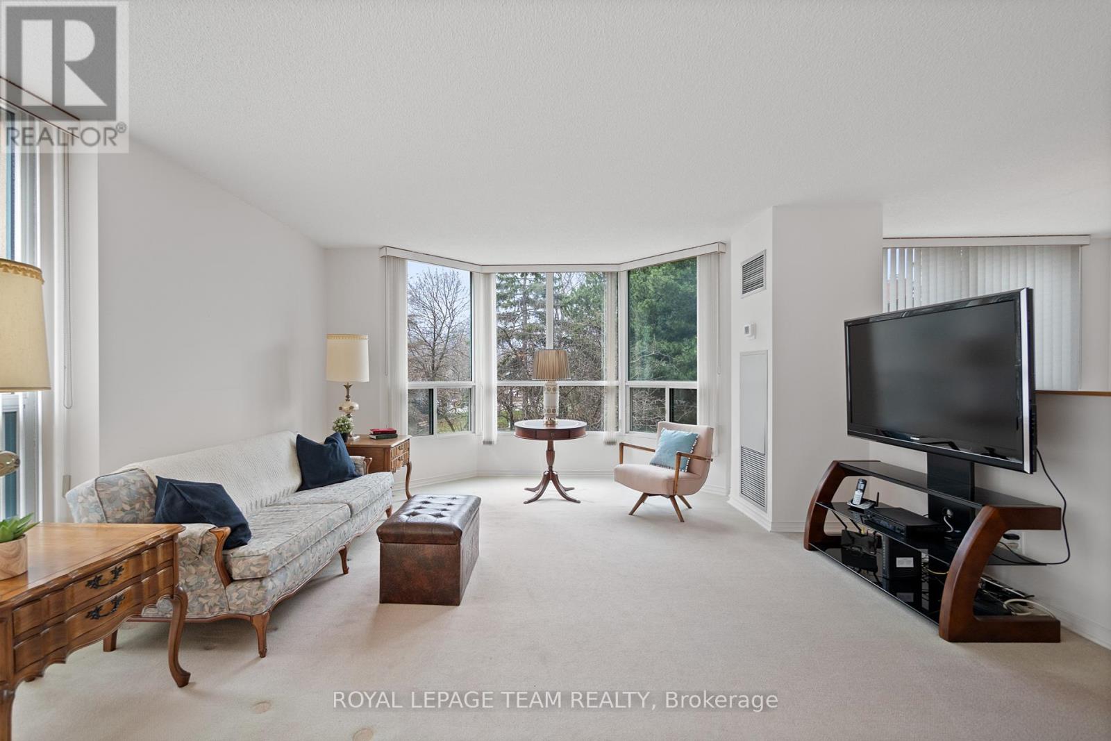 Photo 8 of 208 100 Millside Drive, Milton ON