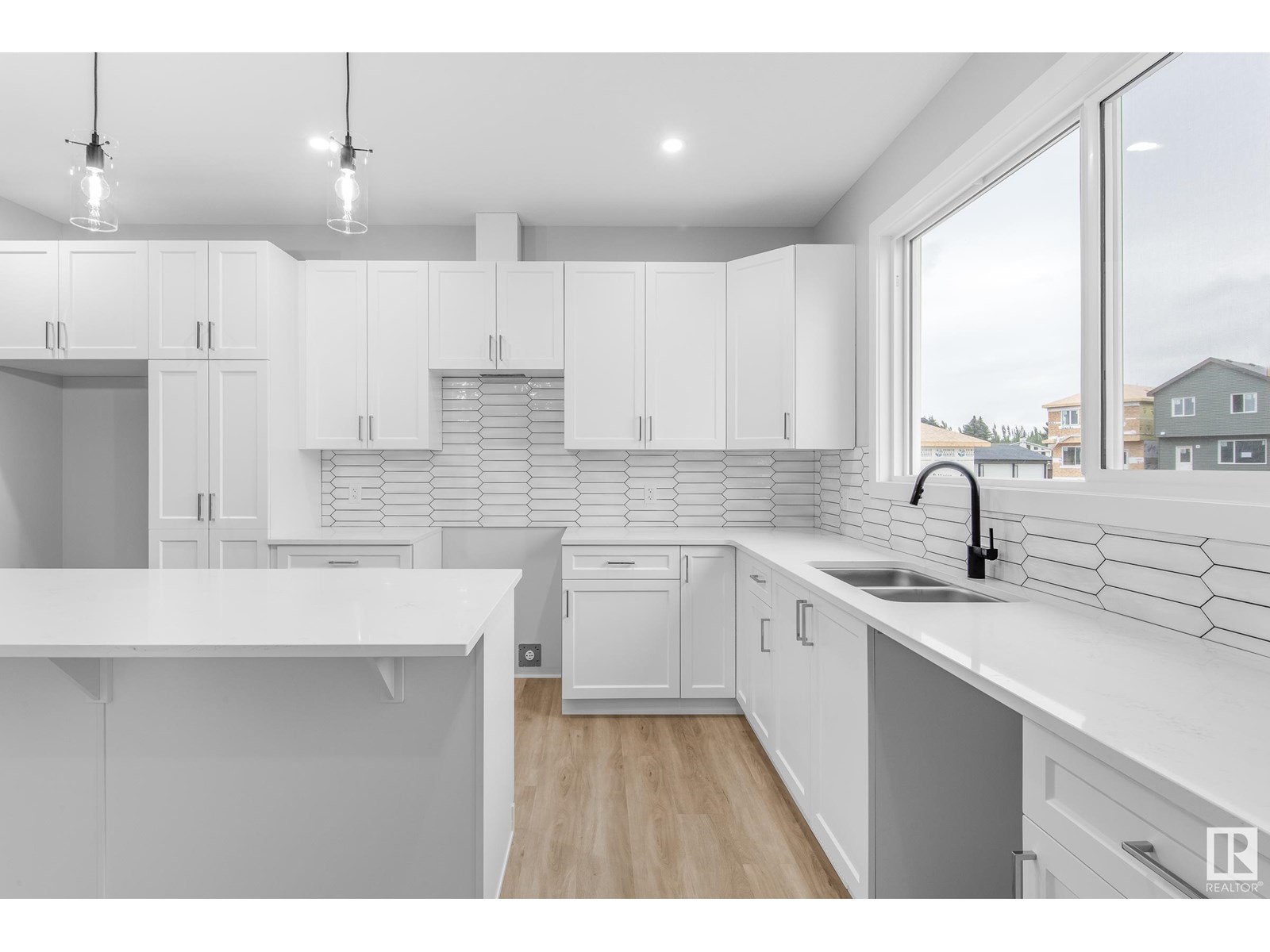 Photo 14 of 9348 221 St Nw, Edmonton AB