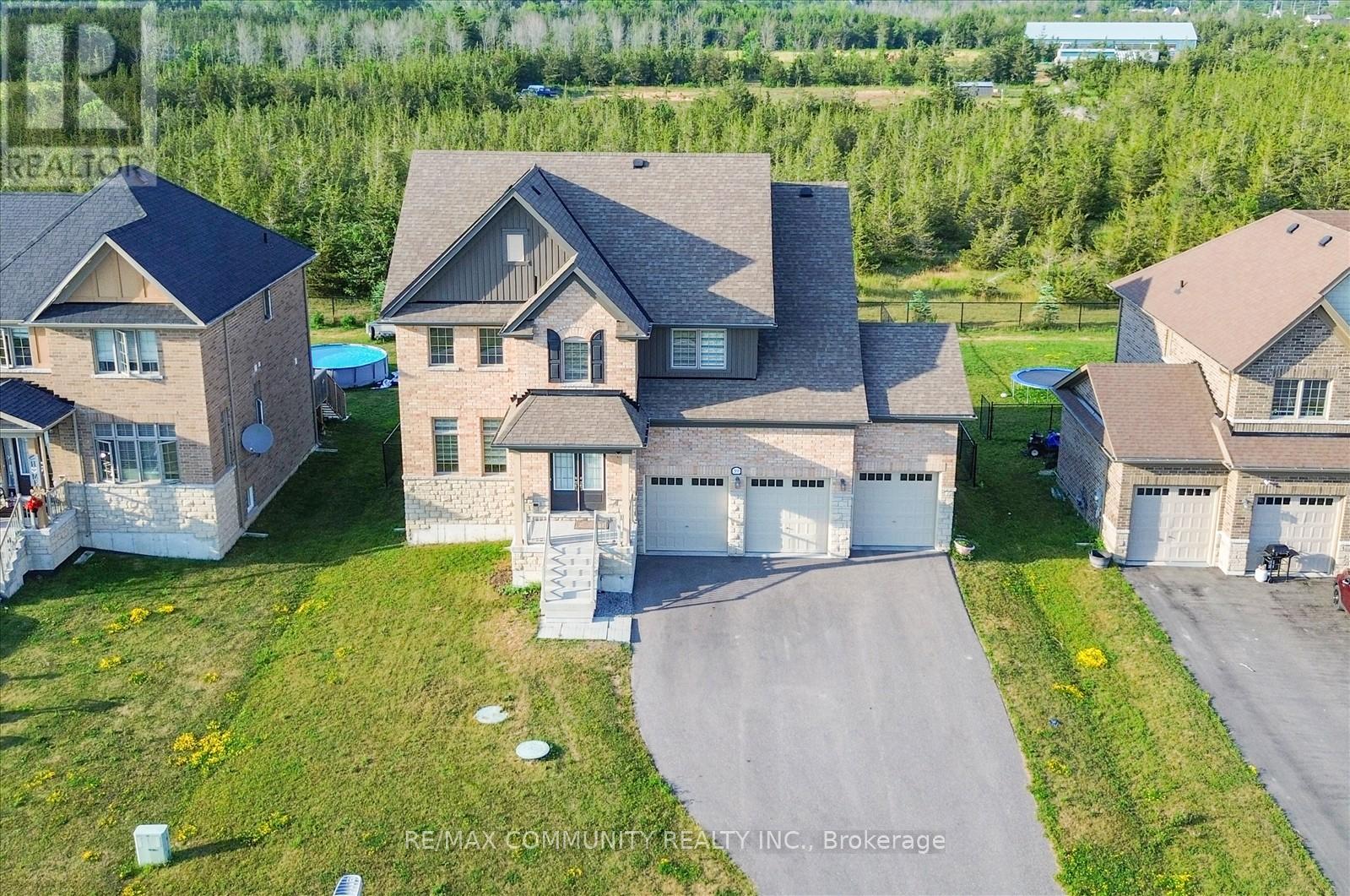 Photo 3 of 39 Summer Breeze Drive, Quinte West ON