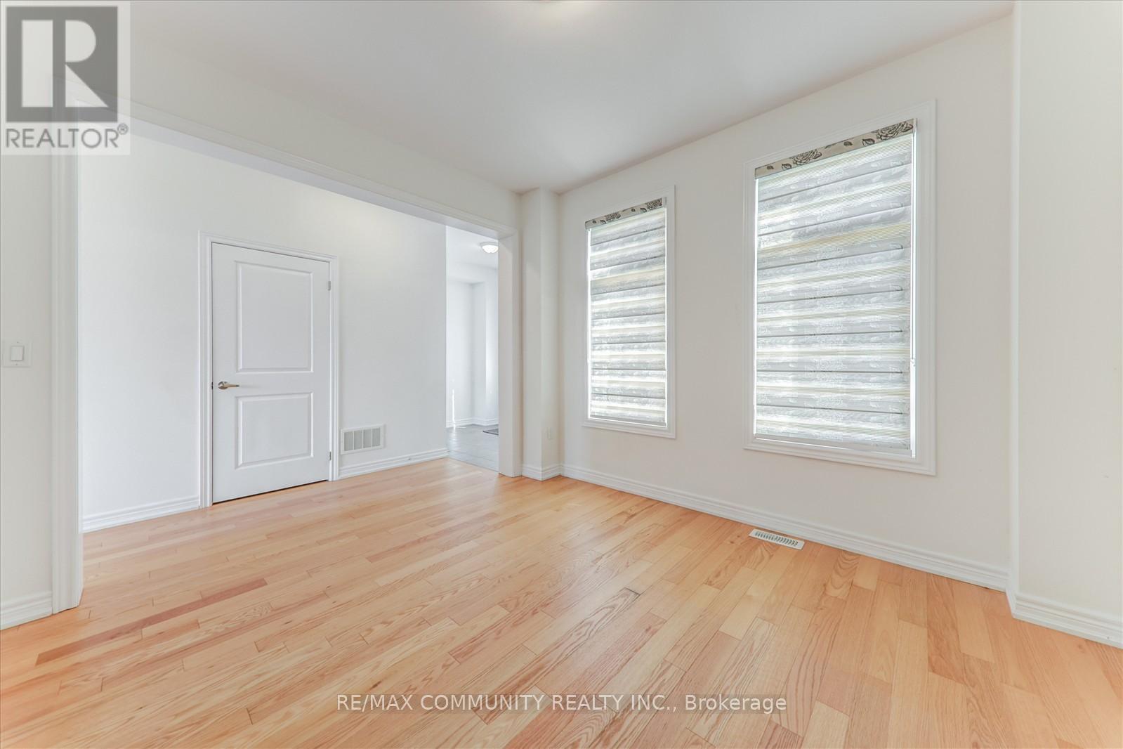 Photo 8 of 39 Summer Breeze Drive, Quinte West ON