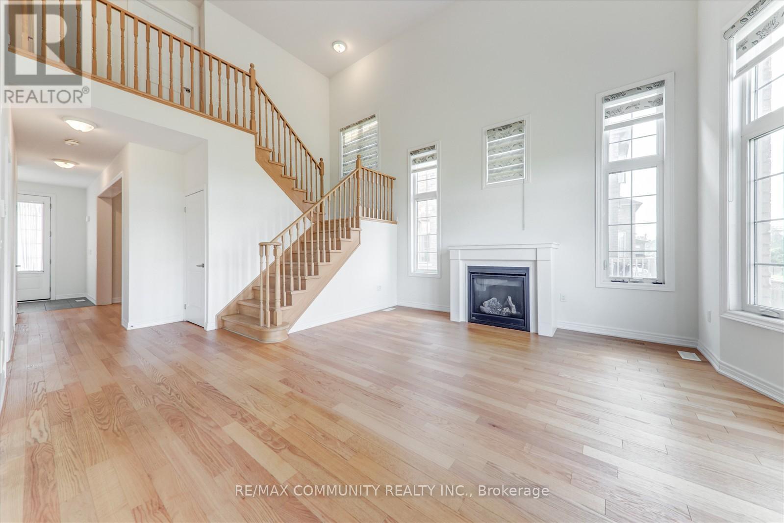 Photo 25 of 39 Summer Breeze Drive, Quinte West ON