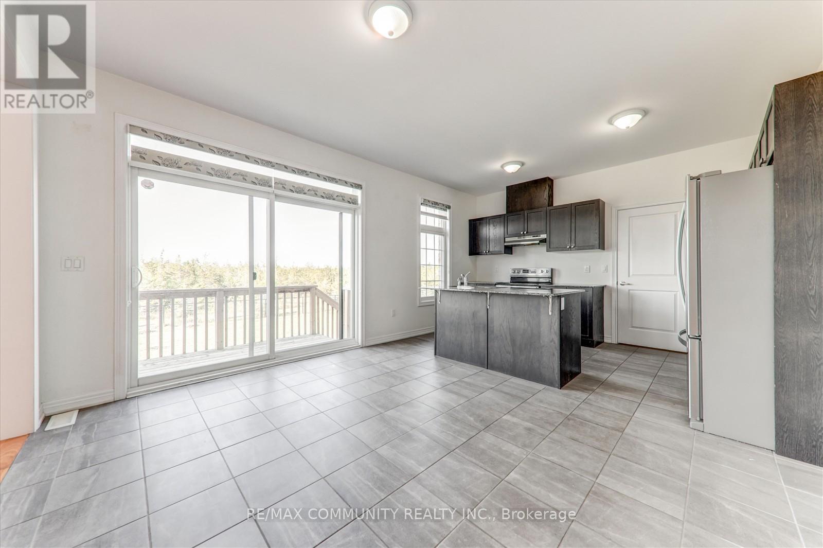 Photo 41 of 39 Summer Breeze Drive, Quinte West ON