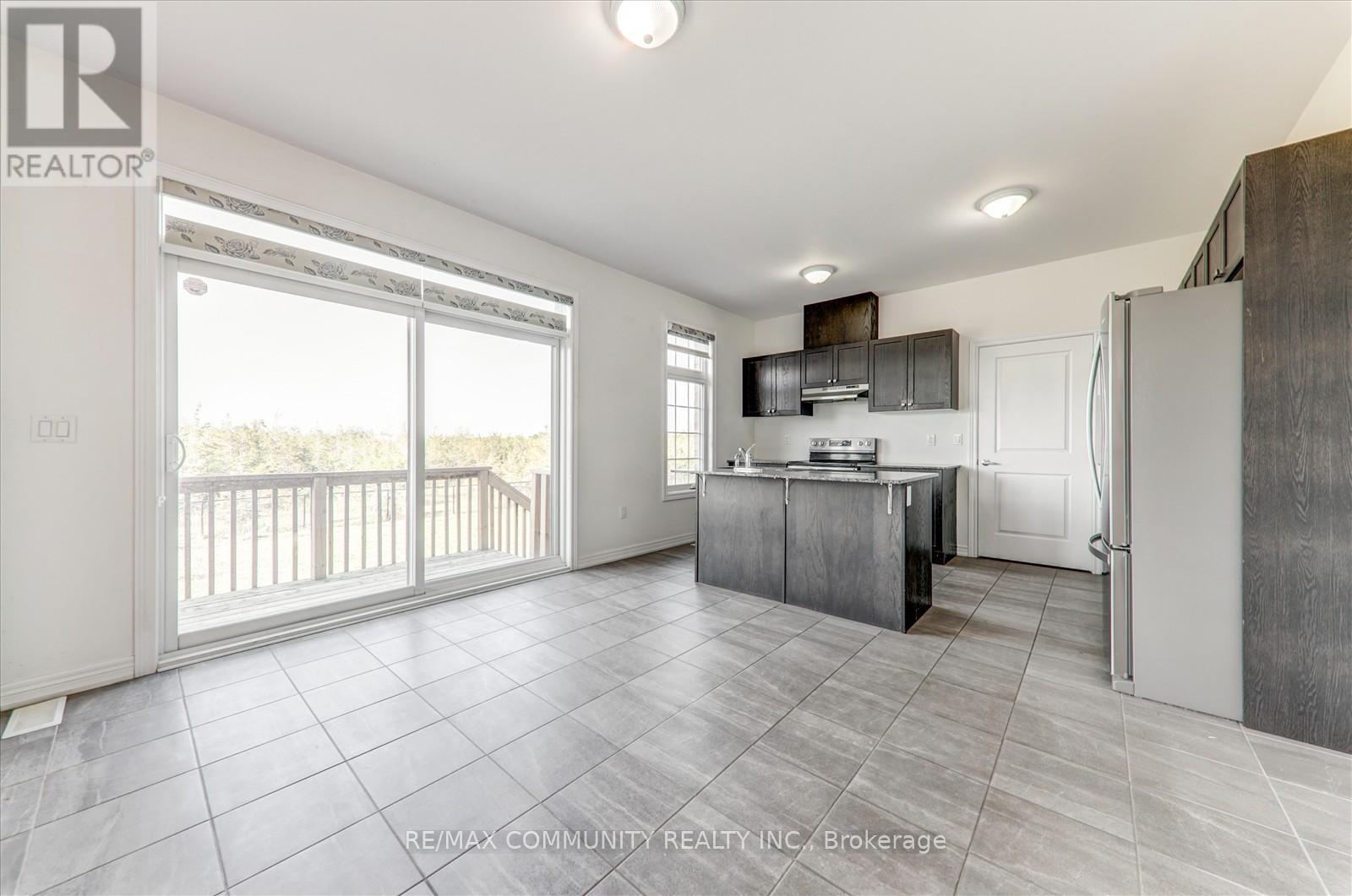 Photo 15 of 39 Summer Breeze Drive, Quinte West ON