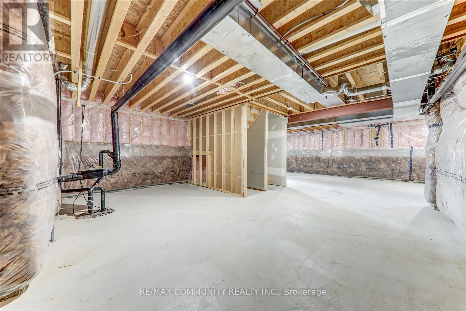 Photo 32 of 39 Summer Breeze Drive, Quinte West ON
