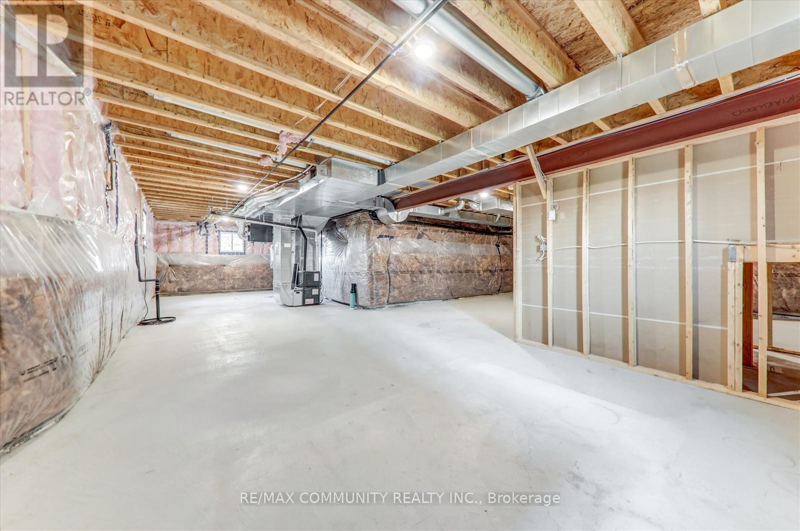 Photo 13 of 39 Summer Breeze Drive, Quinte West ON