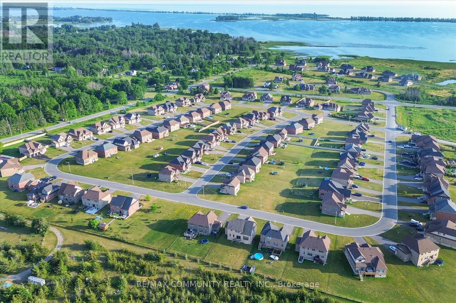 Photo 4 of 39 Summer Breeze Drive, Quinte West ON