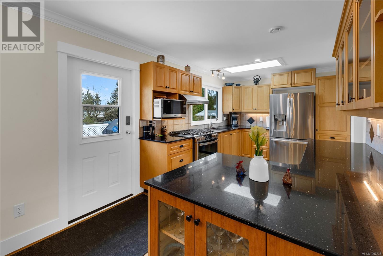 Photo 31 of 1185 Stuart Pl, Ladysmith BC