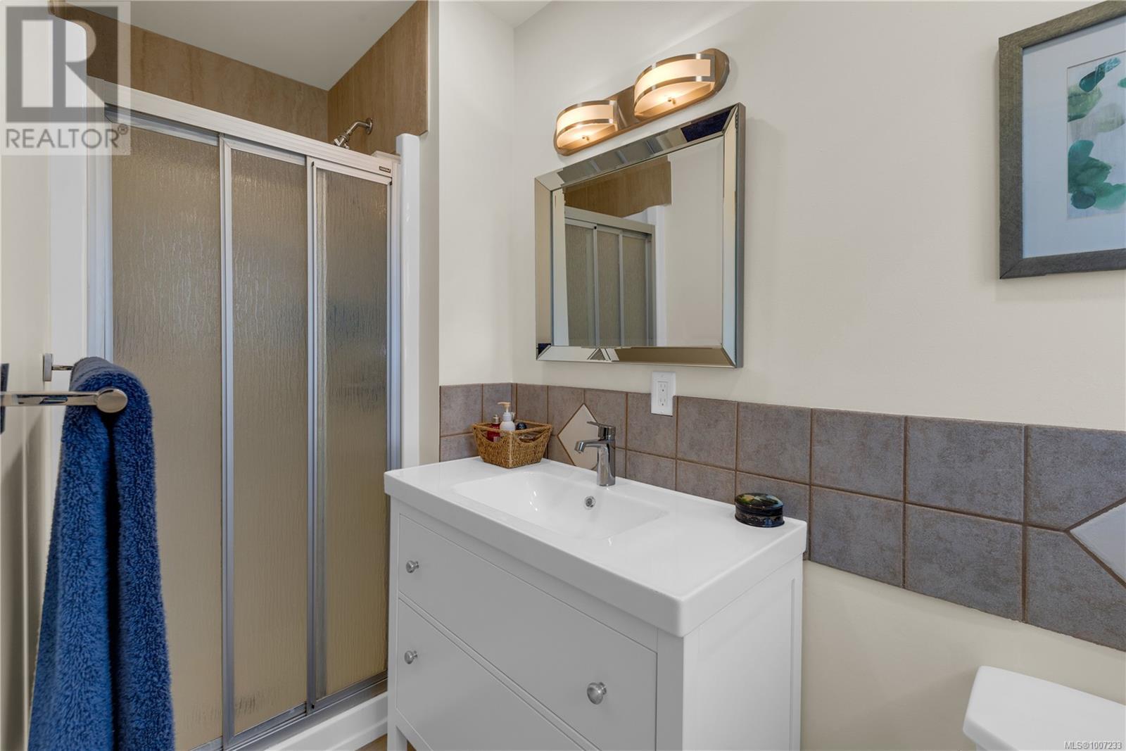 Photo 12 of 1185 Stuart Pl, Ladysmith BC
