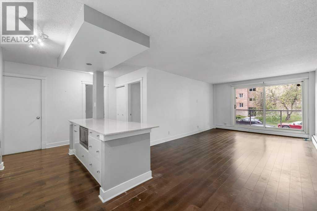 Single Family House for Sale in    Avenue SW Windsor Park Calgary 