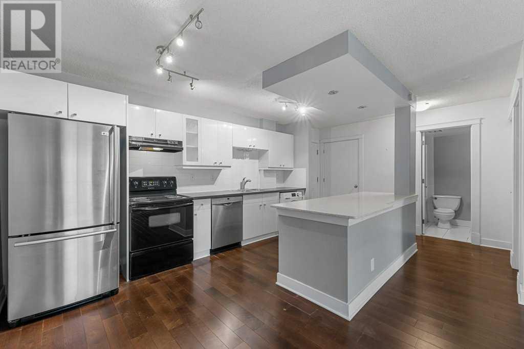Single Family House for Sale in    Avenue SW Windsor Park Calgary 