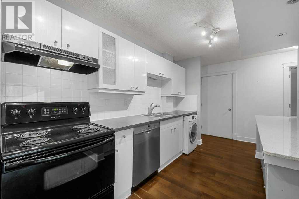 Single Family House for Sale in    Avenue SW Windsor Park Calgary 