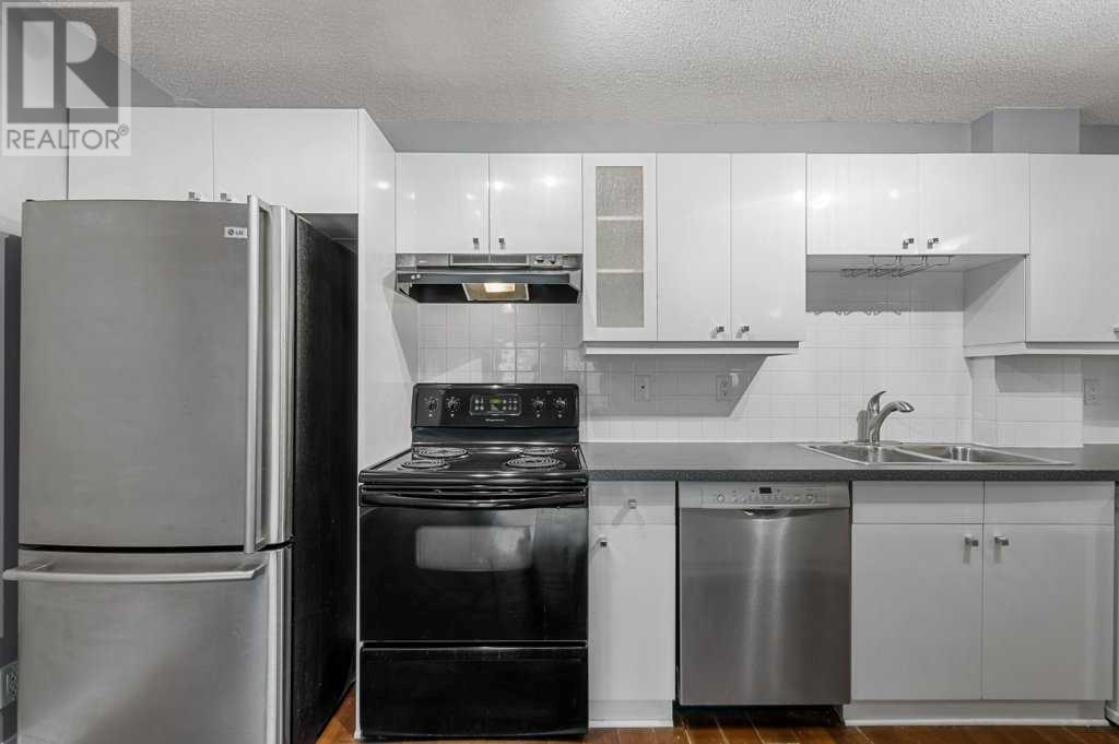 Single Family House for Sale in    Avenue SW Windsor Park Calgary 