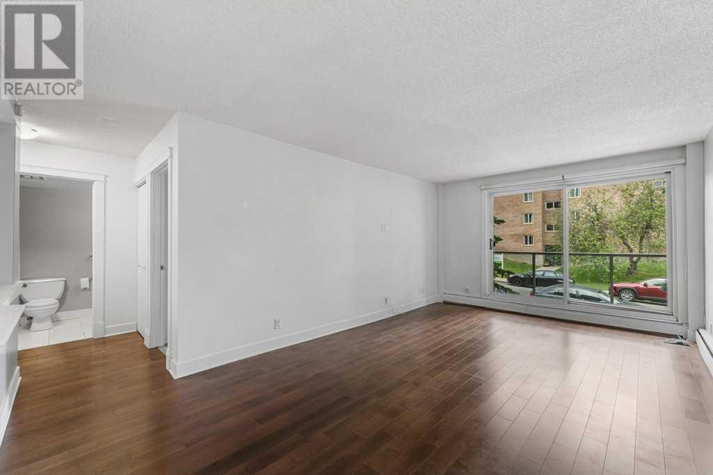 Single Family House for Sale in    Avenue SW Windsor Park Calgary 