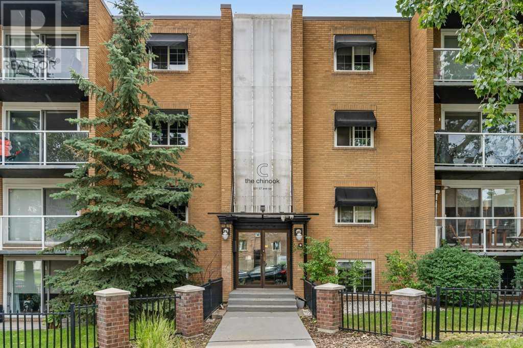 Single Family House for Sale in    Avenue SW Windsor Park Calgary 