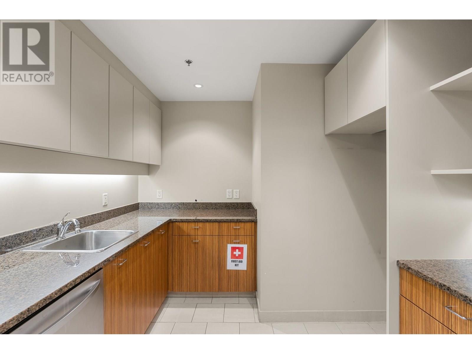 Photo 14 of 2802 Ingleton Avenue, Burnaby BC