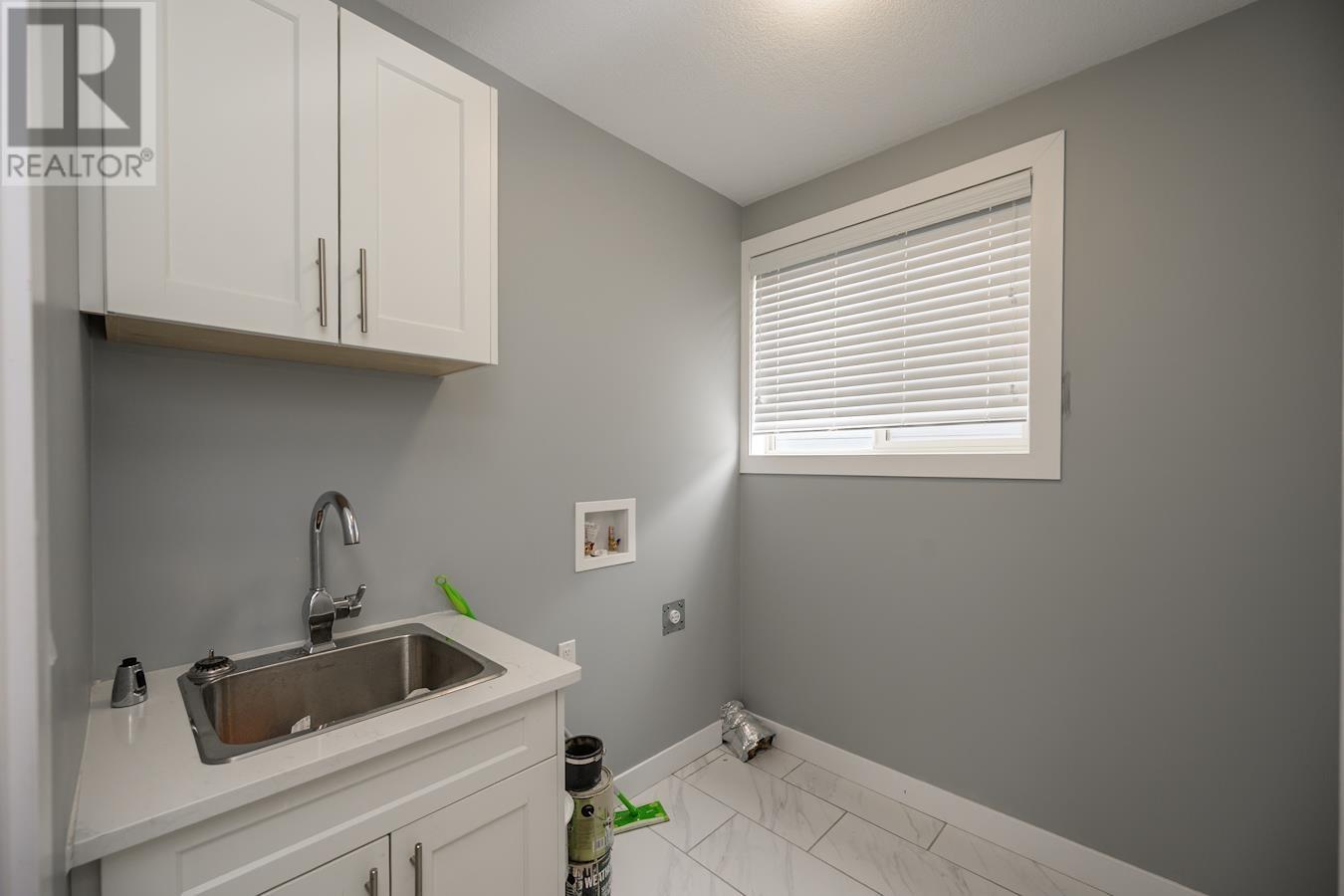 Photo 17 of 3012 Parkview Crescent, Prince George BC