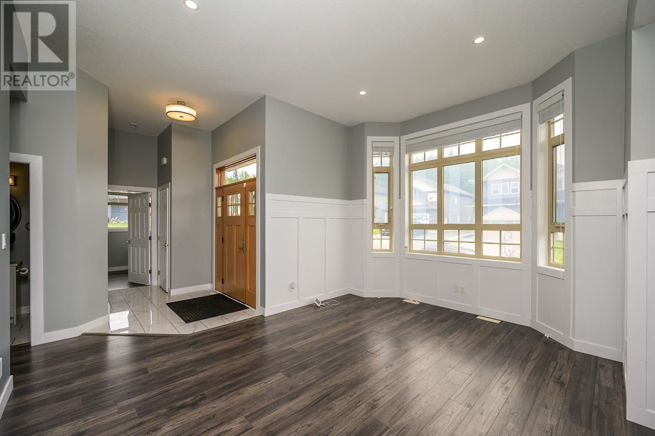 Photo 6 of 3012 Parkview Crescent, Prince George BC