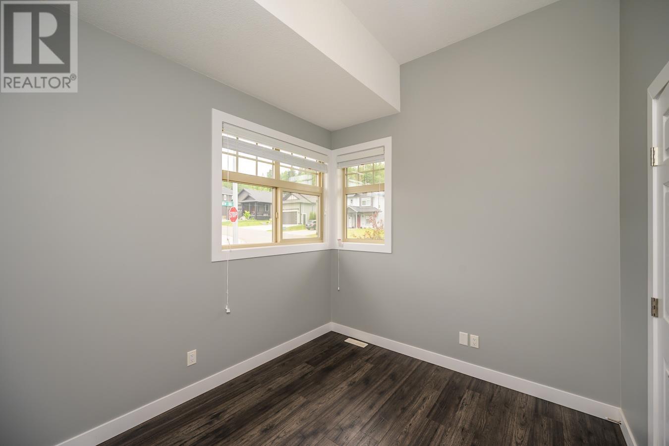 Photo 7 of 3012 Parkview Crescent, Prince George BC