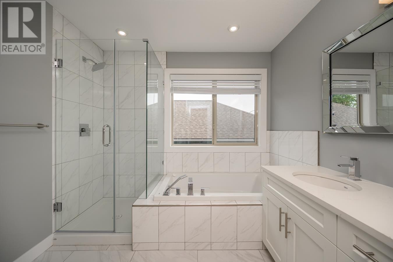 Photo 23 of 3012 Parkview Crescent, Prince George BC