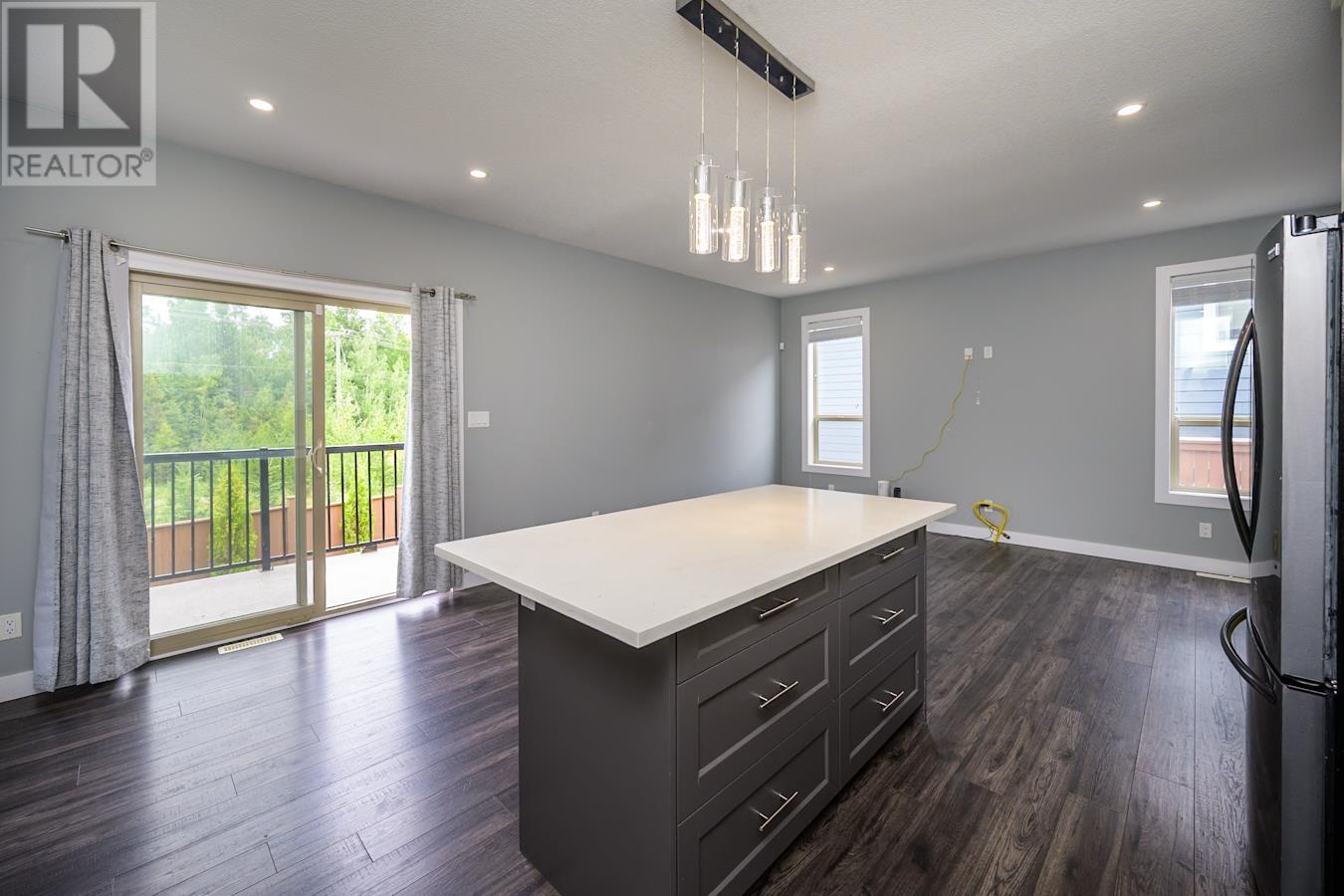 Photo 11 of 3012 Parkview Crescent, Prince George BC