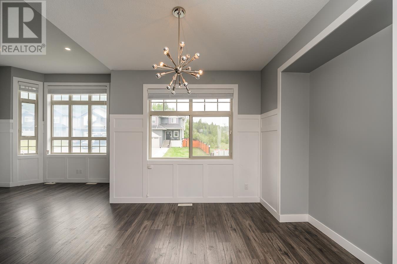Photo 10 of 3012 Parkview Crescent, Prince George BC
