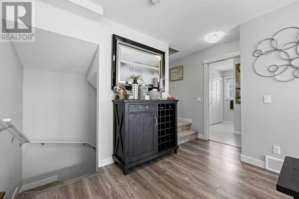 Single Family House for Sale in  Evanston Manor NW Evanston Calgary 