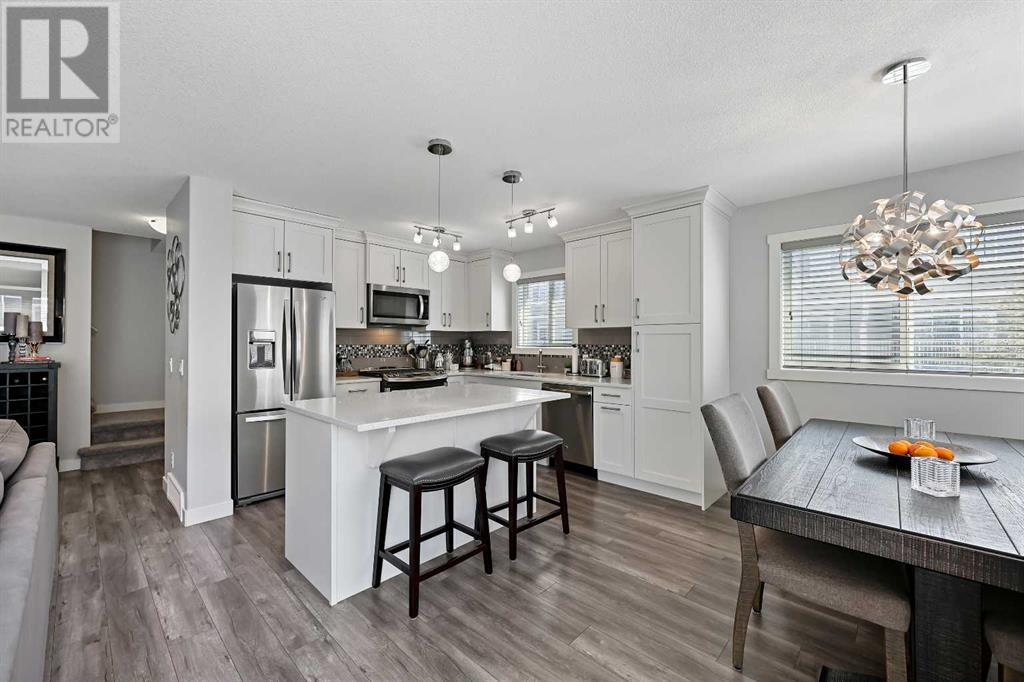 Single Family House for Sale in  Evanston Manor NW Evanston Calgary 