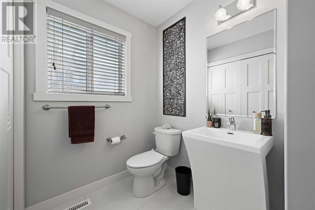 Single Family House for Sale in  Evanston Manor NW Evanston Calgary 
