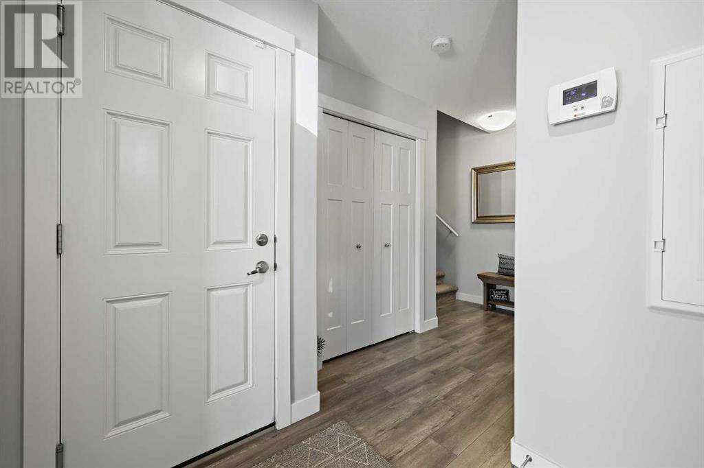 Single Family House for Sale in  Evanston Manor NW Evanston Calgary 