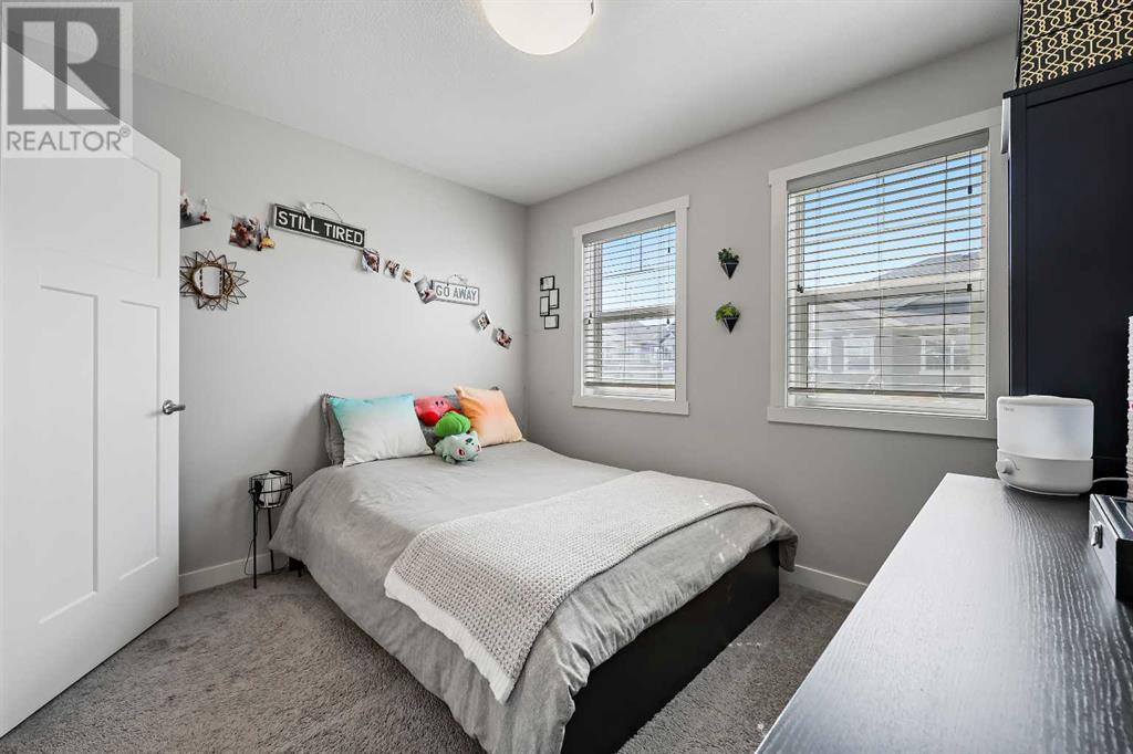Single Family House for Sale in  Evanston Manor NW Evanston Calgary 