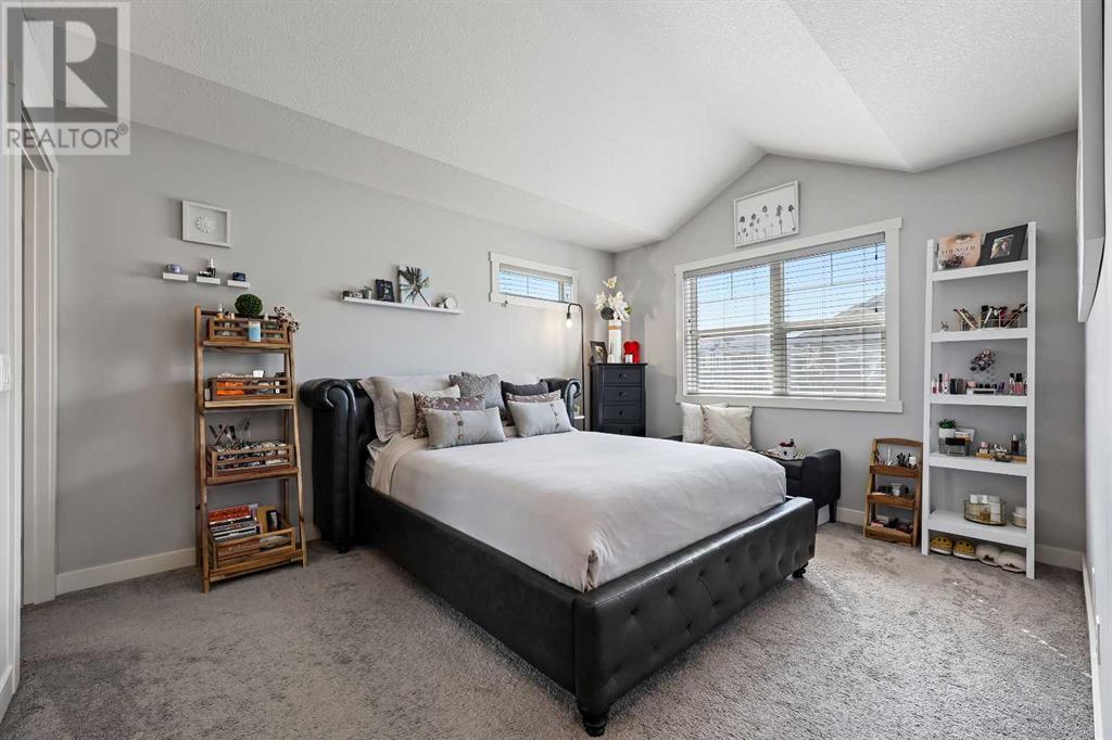 Single Family House for Sale in  Evanston Manor NW Evanston Calgary 