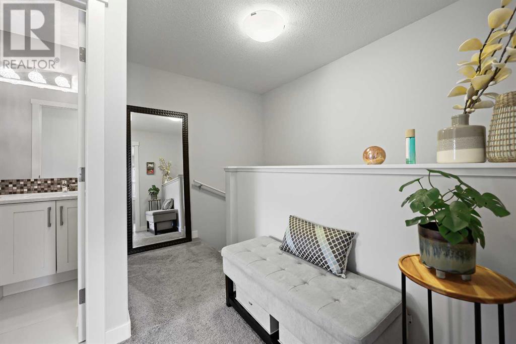 Single Family House for Sale in  Evanston Manor NW Evanston Calgary 