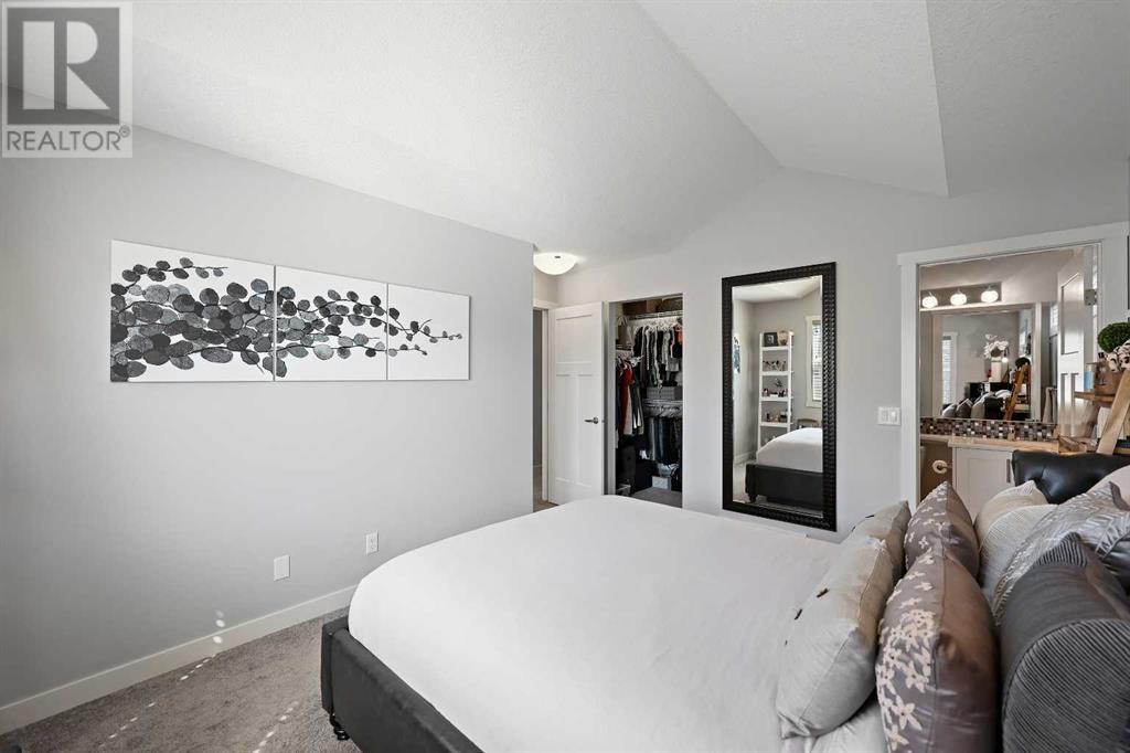 Single Family House for Sale in  Evanston Manor NW Evanston Calgary 