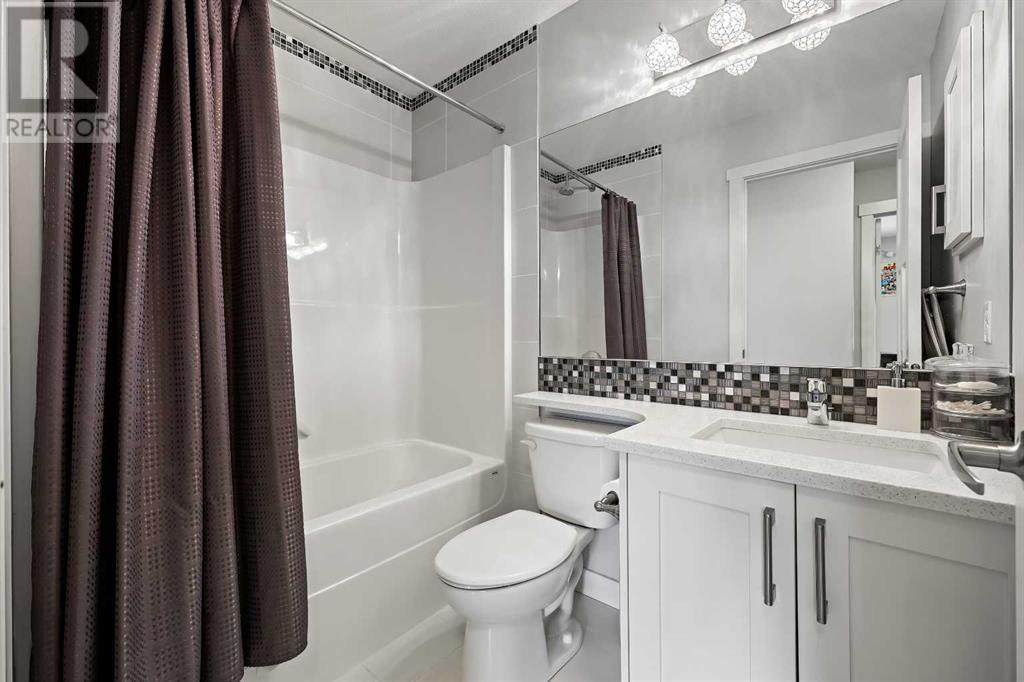 Single Family House for Sale in  Evanston Manor NW Evanston Calgary 