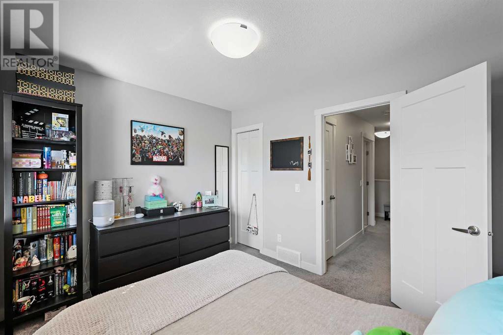 Single Family House for Sale in  Evanston Manor NW Evanston Calgary 