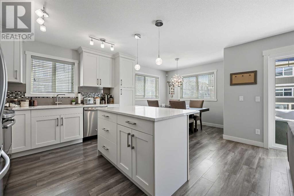 Single Family House for Sale in  Evanston Manor NW Evanston Calgary 