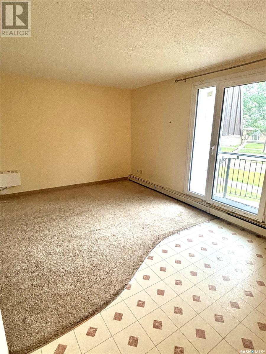 Photo 11 of 24 43 Centennial Street, Regina SK