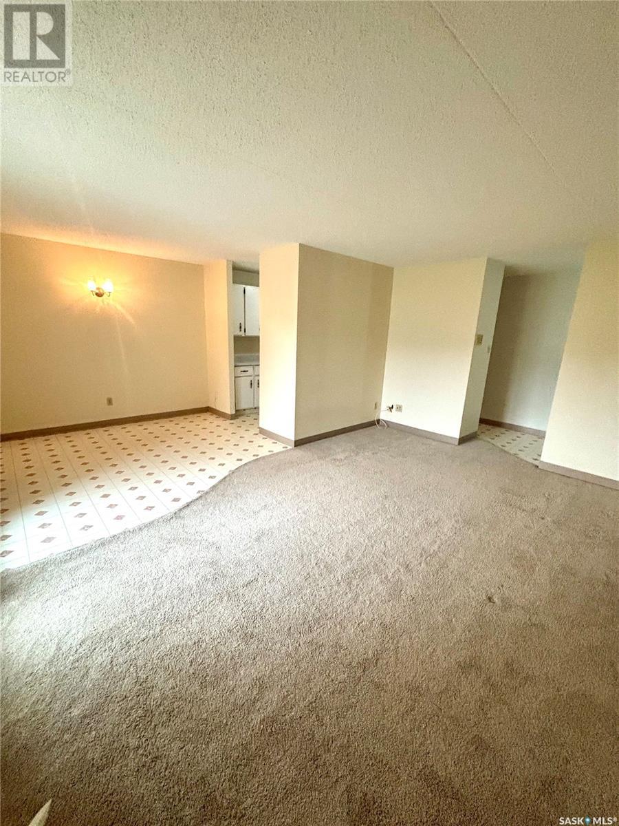 Photo 14 of 24 43 Centennial Street, Regina SK