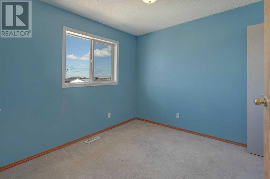 Single Family House 4 Level for Sale in  Martindale Drive NE Martindale Calgary 