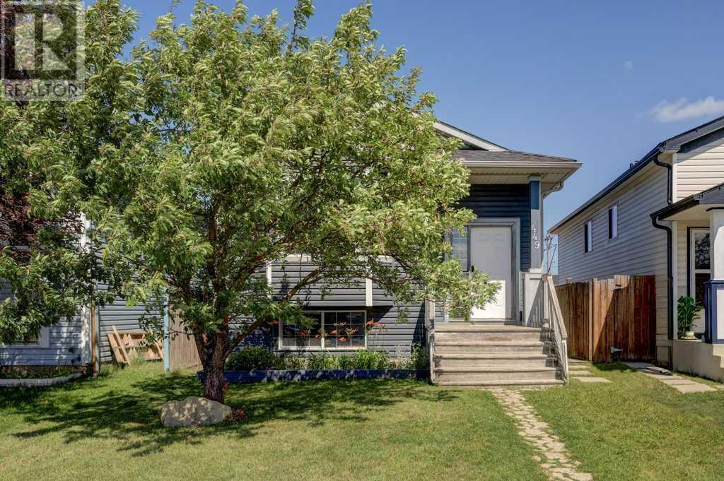 Single Family House 4 Level for Sale in  Martindale Drive NE Martindale Calgary 